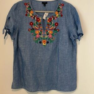 NWT Talbots embroidered women’s top. Size X Preowned